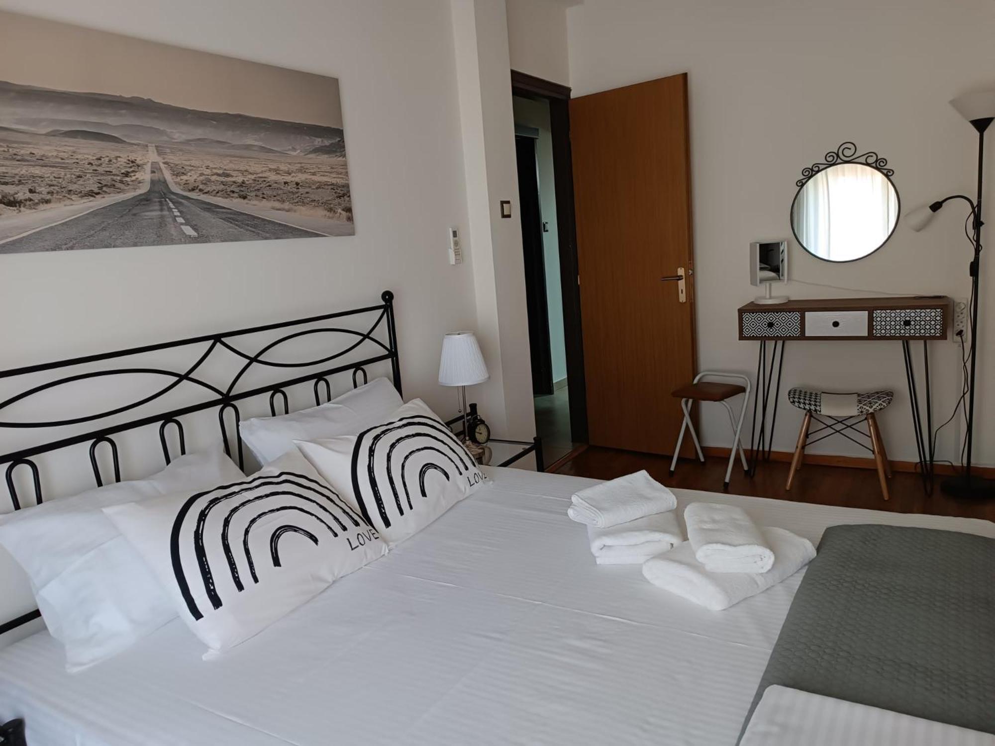 Cosy Apartment On Dragon Street Афіни Екстер'єр фото